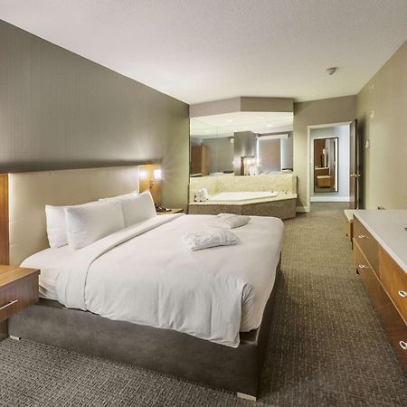 Отель Doubletree By Hilton Нанует Экстерьер фото