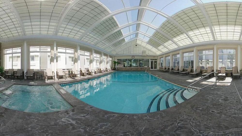 Отель Doubletree By Hilton Нанует Экстерьер фото
