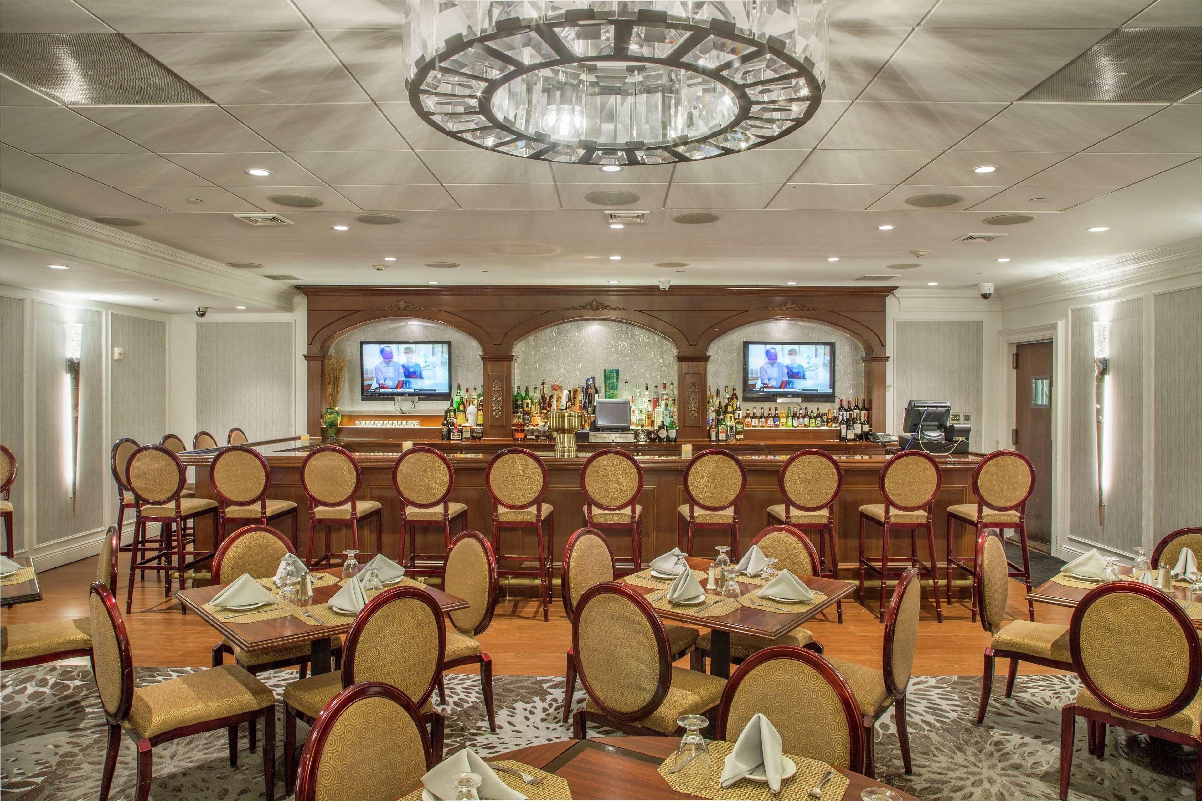 Отель Doubletree By Hilton Нанует Экстерьер фото