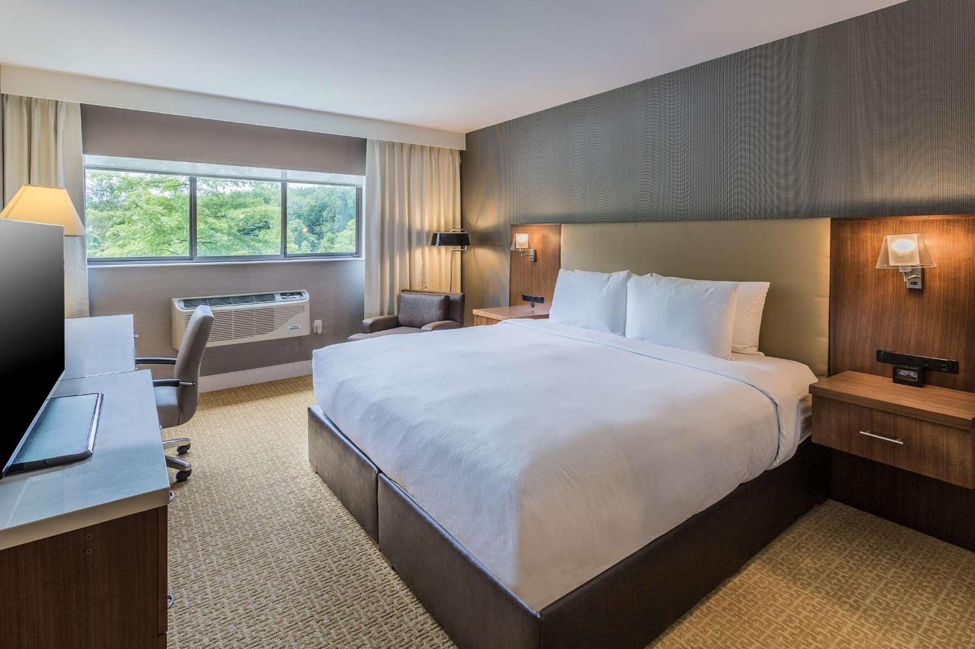 Отель Doubletree By Hilton Нанует Экстерьер фото