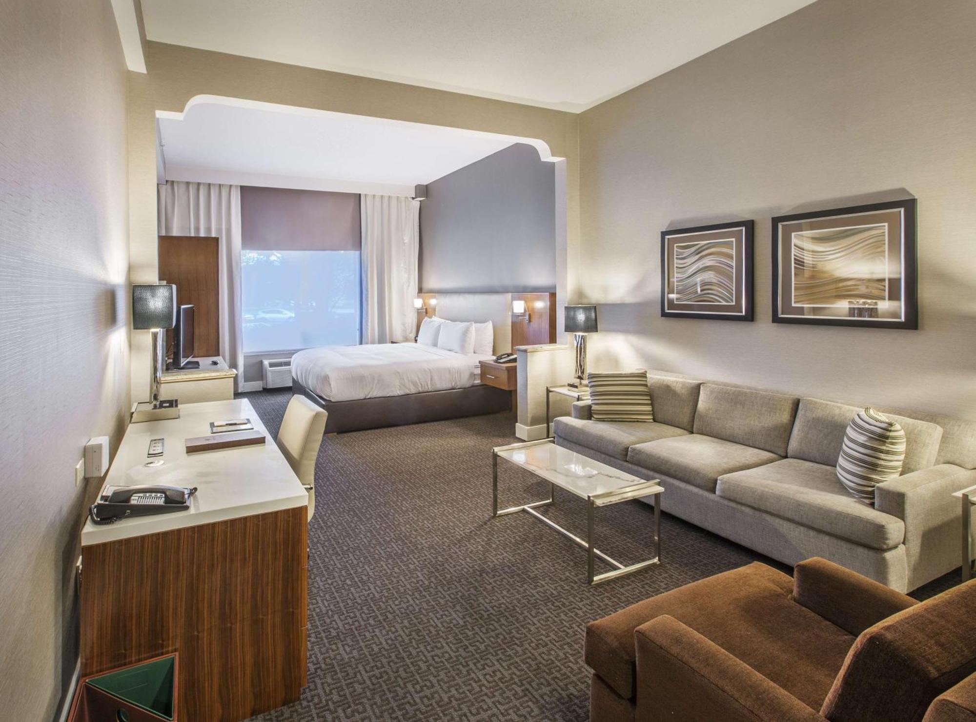 Отель Doubletree By Hilton Нанует Экстерьер фото