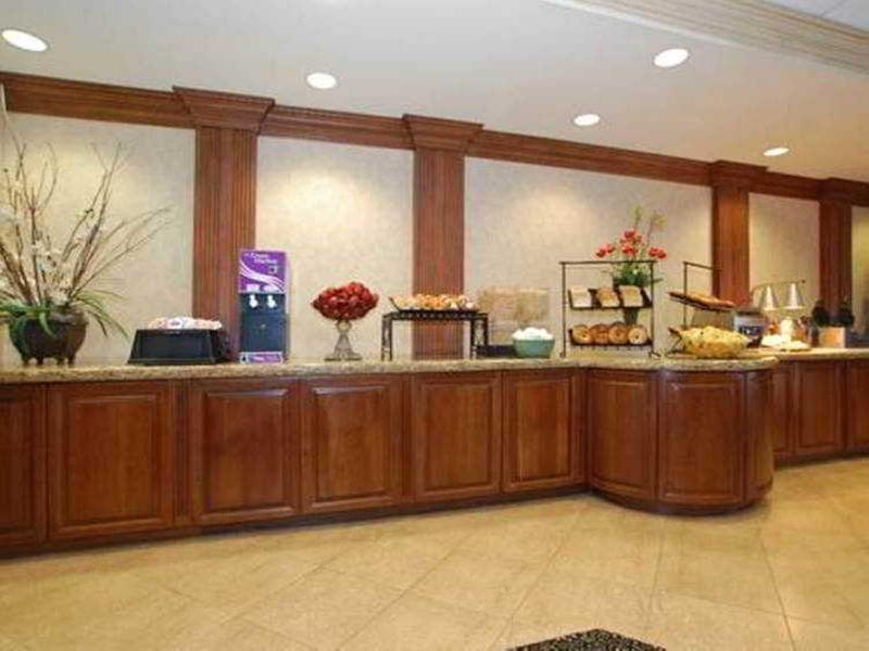 Отель Doubletree By Hilton Нанует Экстерьер фото